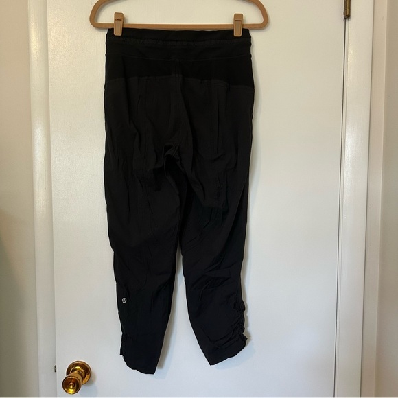 Lululemon Dance Studio Crop Womens 6 Black - Picture 8 of 10